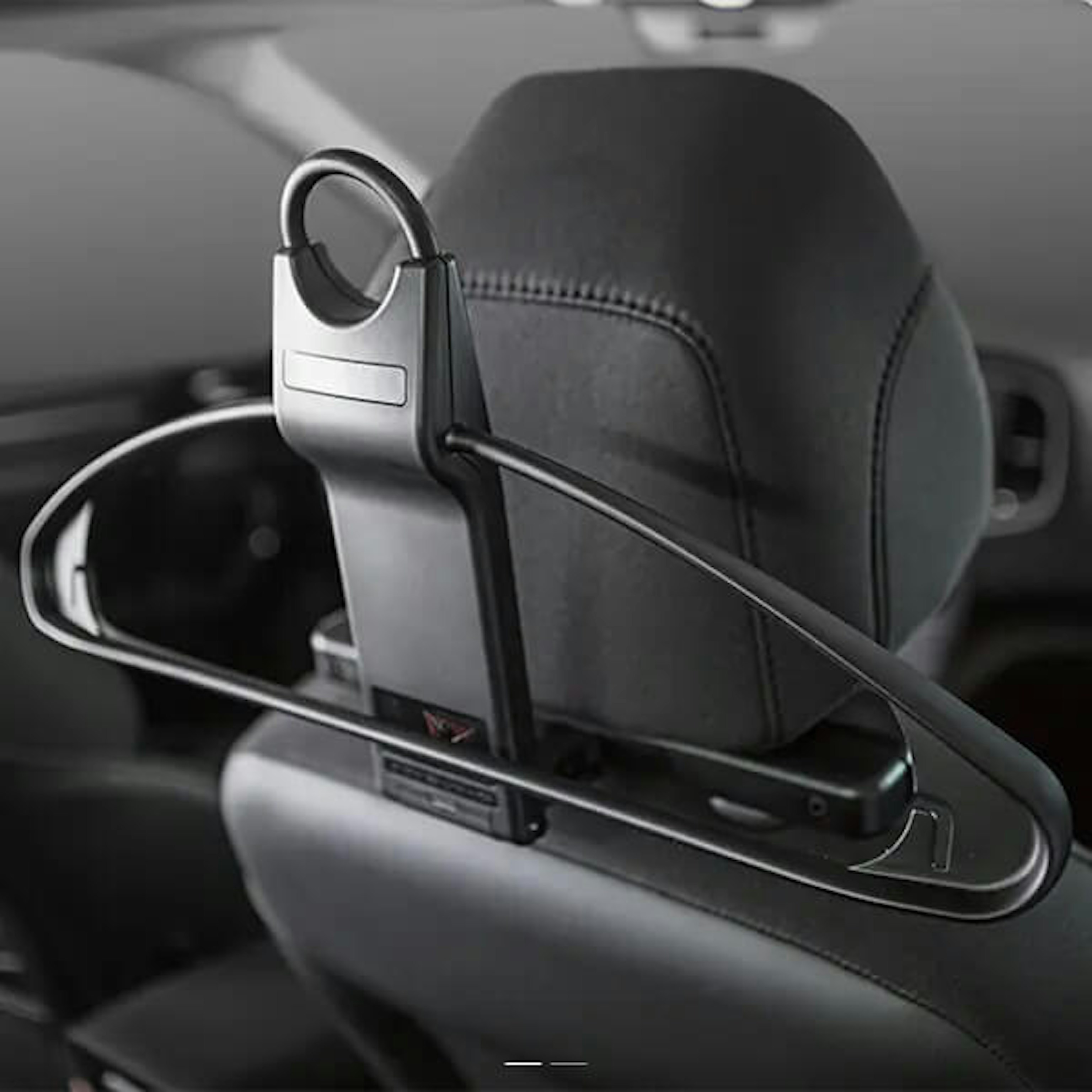 Universal clothes hanger